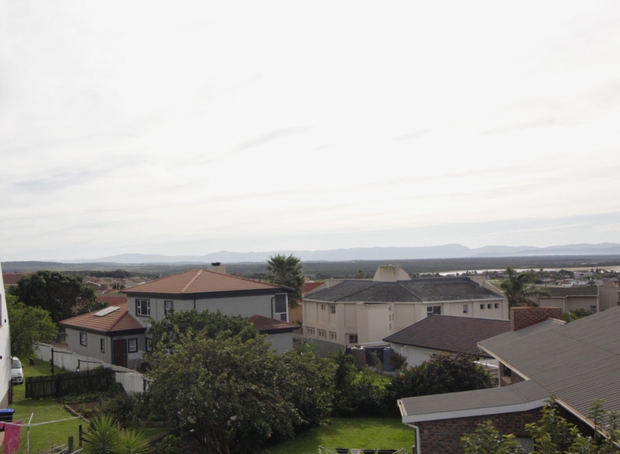 3 Bedroom Property for Sale in Wavecrest Eastern Cape